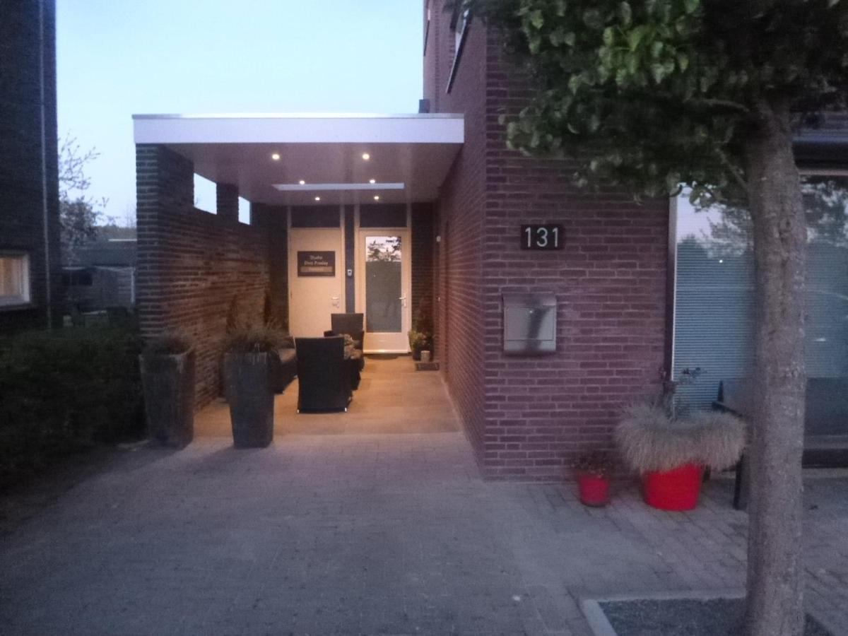 Elvis Presley Private Studio With Kitchen And Airconditioning Goes Extérieur photo