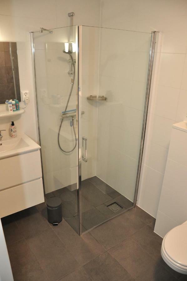 Elvis Presley Private Studio With Kitchen And Airconditioning Goes Extérieur photo